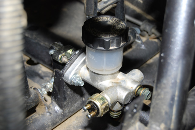 File:Carter Brothers GTR 250 Master Cylinder Right.jpg